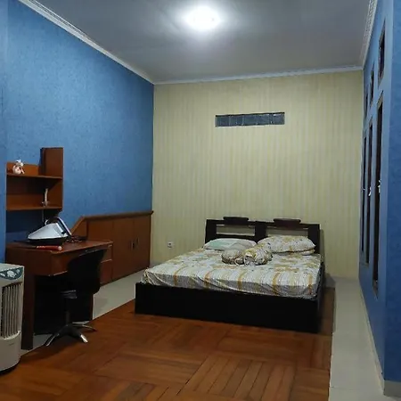 Dewi House Pondok Hijau Parongpong Bandung 1